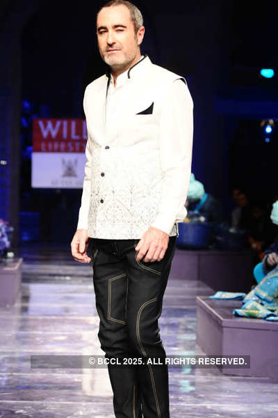 WIFW '12: Grand Finale: JJ Valaya