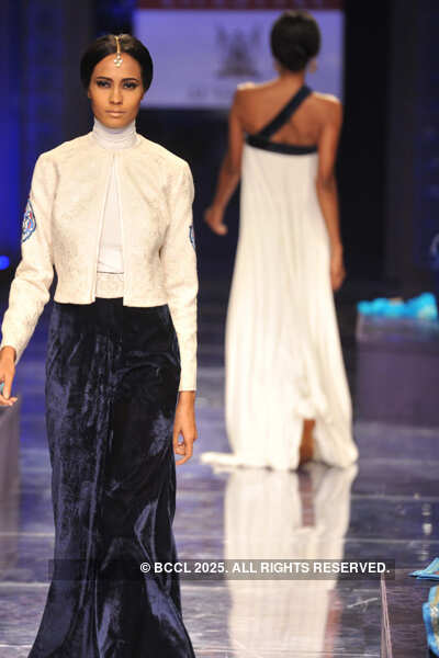 WIFW '12: Grand Finale: JJ Valaya