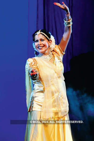 Shovana Narayan performs