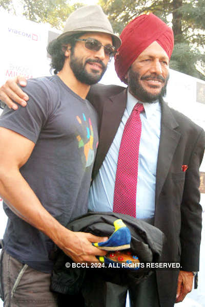 Farhan promotes 'Bhaag Milkha...'