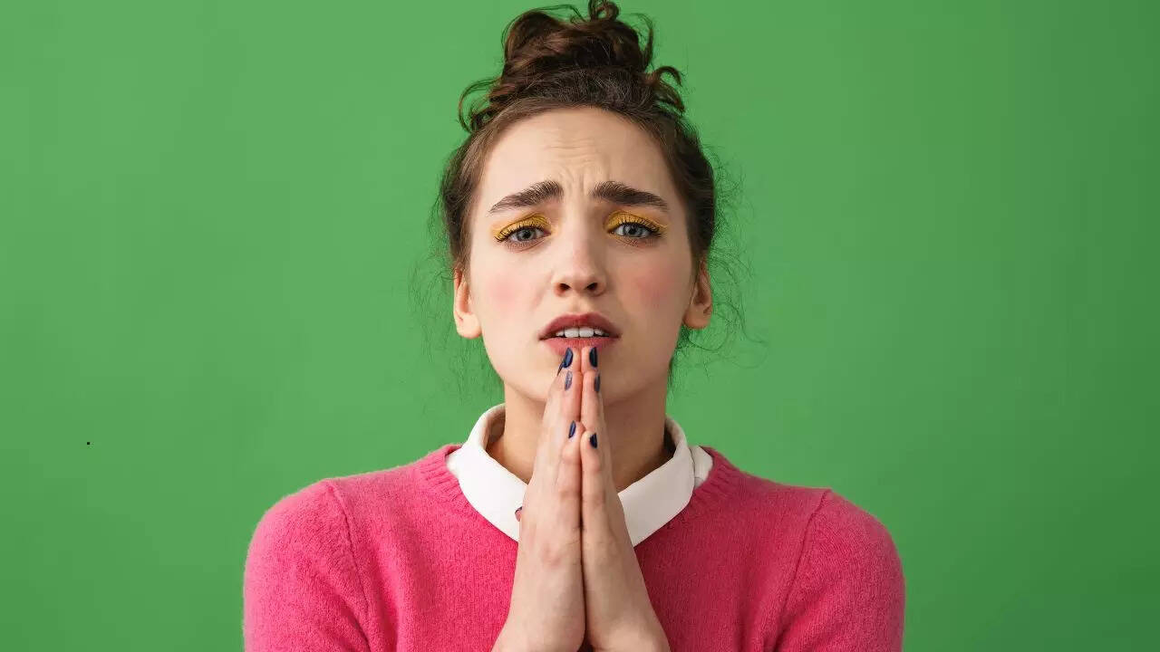 Why one should NOT be a people pleaser, as per psychology