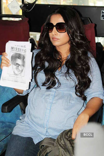 'Pregnant' Vidya Balan travels on bus