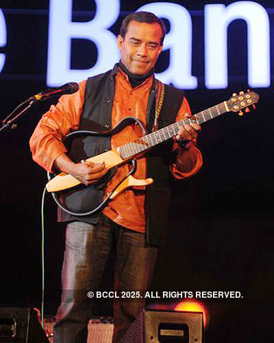 Indian Ocean, James perform 