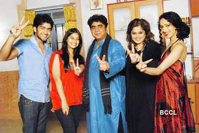 'Jamuna Paar' cast get together