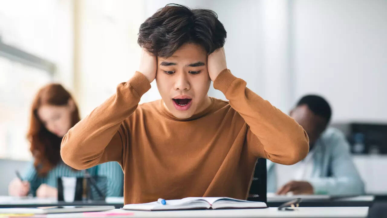 10 आदतें जो बच्चों को परीक्षा में अच्छा प्रदर्शन करने से रोकती हैं