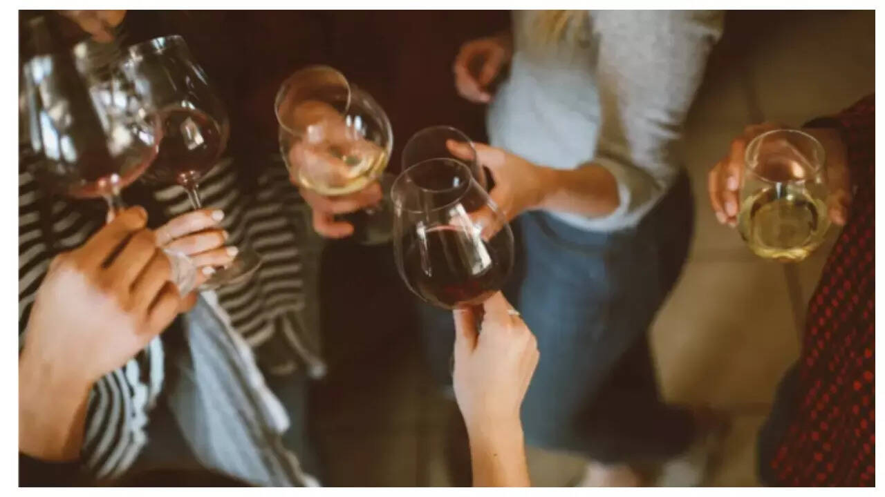 अल्कोहल और विटामिन बी 12 अवशोषण: 5 चीजें जो प्रेमियों के लिए आसान हैं, उन्हें पता होना चाहिए