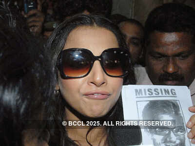 Vidya promotes 'Kahaani'