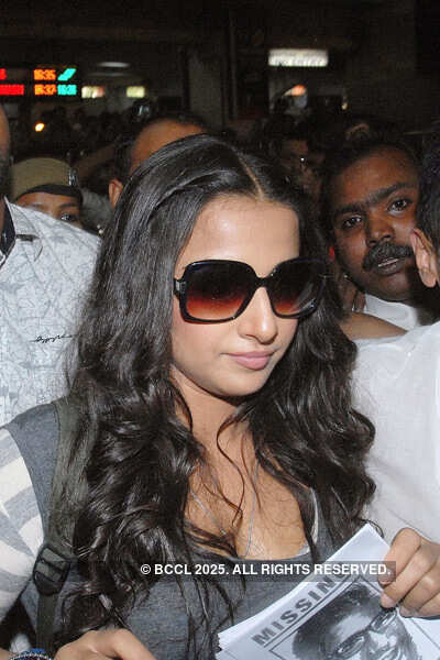 Vidya promotes 'Kahaani'