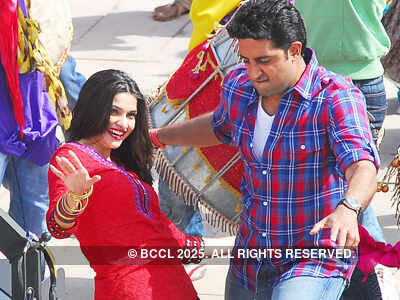 Abhishek, Prachi @ 'Bol Bachchan' shoot