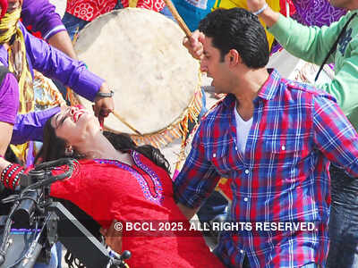 Abhishek, Prachi @ 'Bol Bachchan' shoot