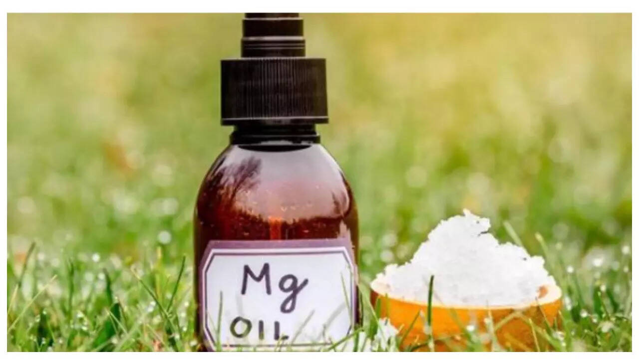 Magnesium Oil Benefits: 5 benefits of applying magnesium oil to the feet every night