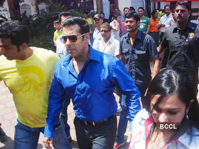 Salman unveils 'Bittoo Boss' album