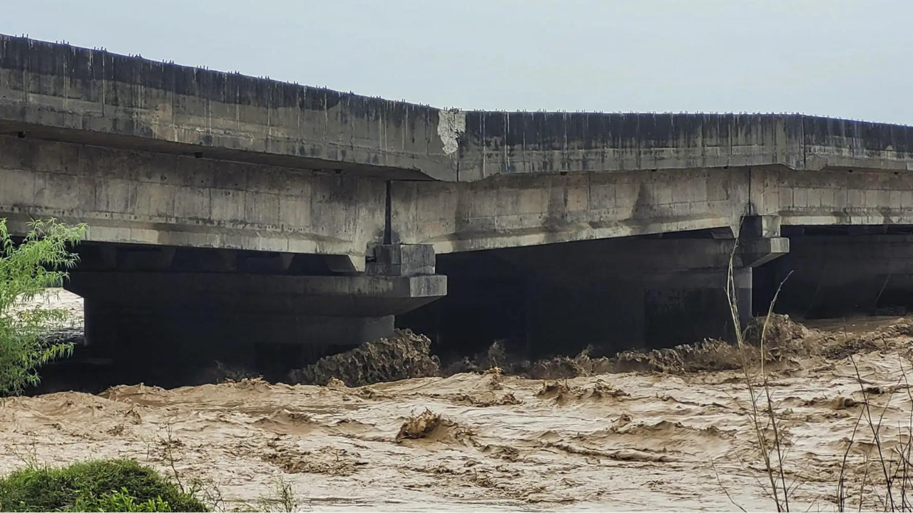 Heavy Rains Cause Havoc in Himalayas; Vaishno Devi Yatra Halts