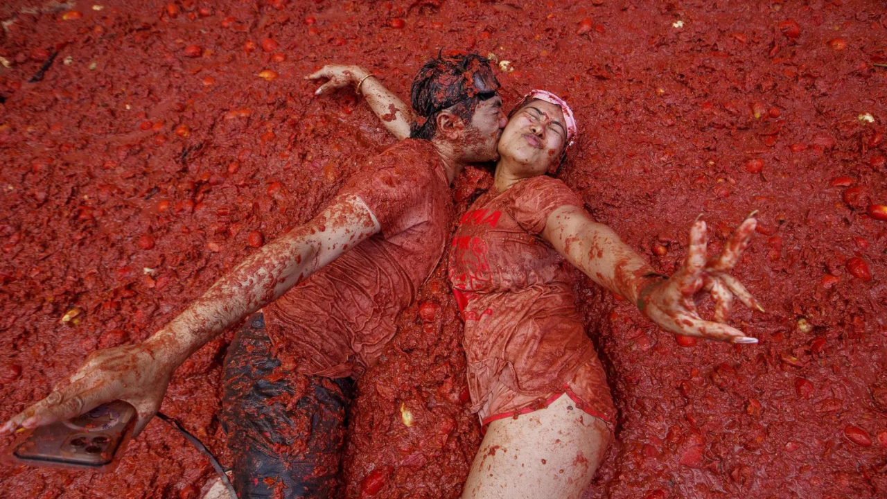 When life gives you tomatoes, throw them! Spain's La Tomatina turns 80 - in pics