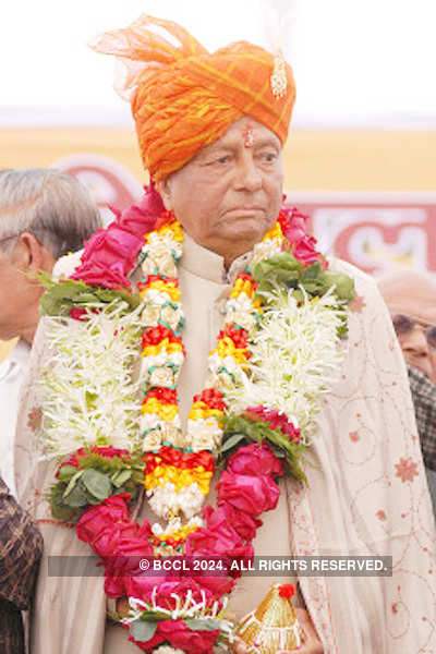 Shri Shantilal Badjate gets felicitated