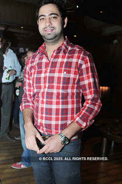 Laughing it loud @ 1 Boulevard