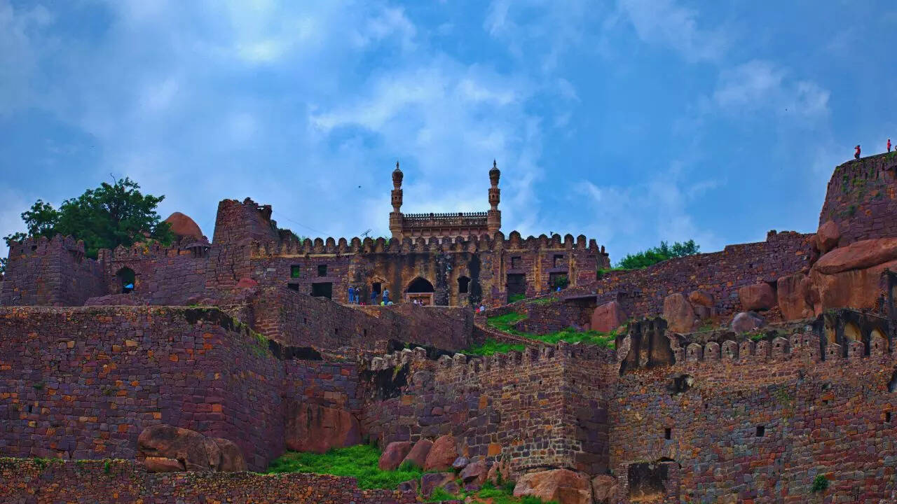 5 famous forts in India and their haunting stories that won’t let you sleep!
