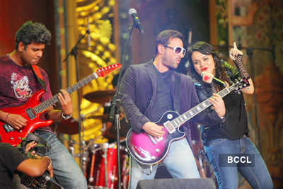 Mirchi Awards' 12 - Mirchi Performances