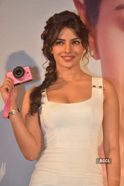 Priyanka @ camera launch