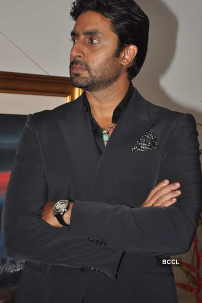 Abhishek at Paresh Maity's art event