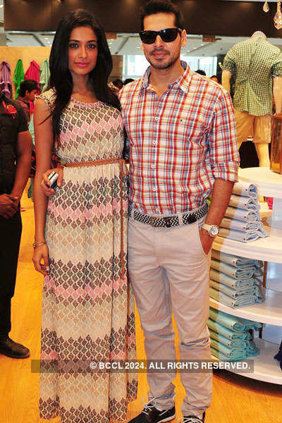 Sarah, Dino @ store launch