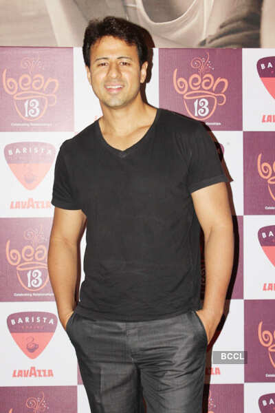 Celebs at Barista's 13th anniv. bash