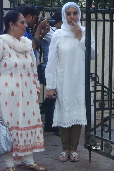 Celebs at Mona Kapoor's funeral