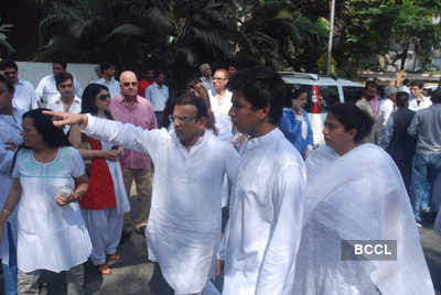 Celebs at Mona Kapoor's funeral