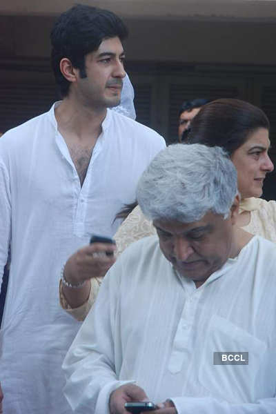 Celebs at Mona Kapoor's funeral