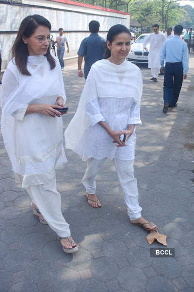 Celebs at Mona Kapoor's funeral