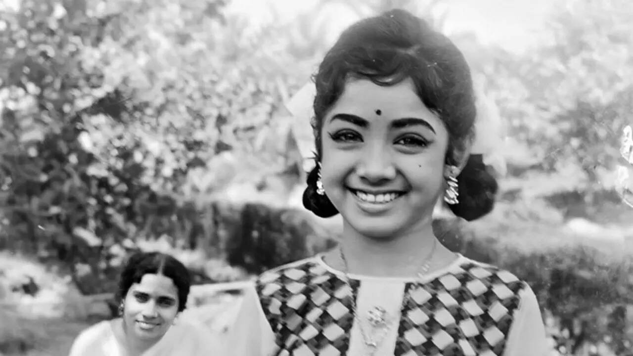 Did you know late actress Sridevi started her legendary career at just 4 years old?