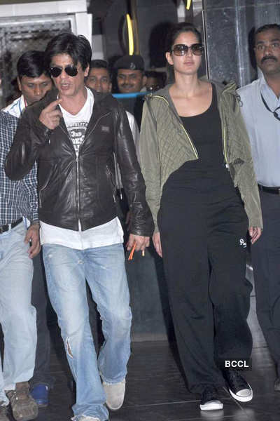 SRK, Kat return from London