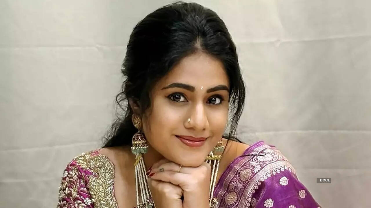 Actress Deepti Manne confirms she's in love; Sends fans intoafrenzy