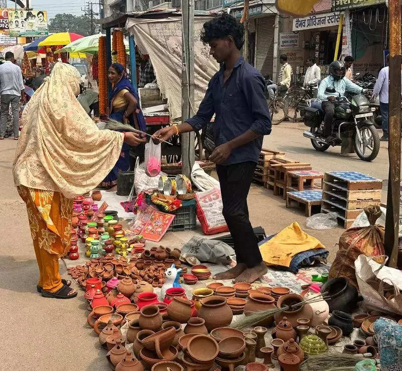 Clay diyas over artificial lights: Dhamtari&rsquo;s eco Diwali push