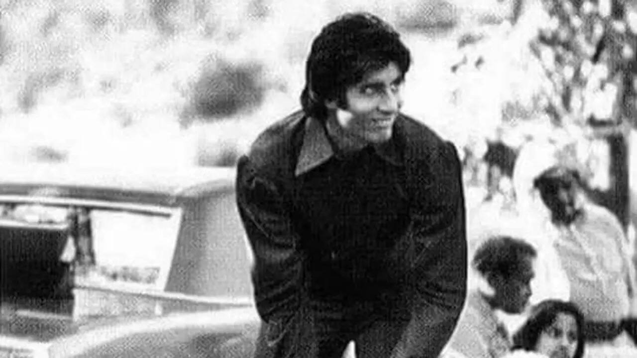 Relive Bollywood’s golden era through these UNSEEN behind-the-scenes images