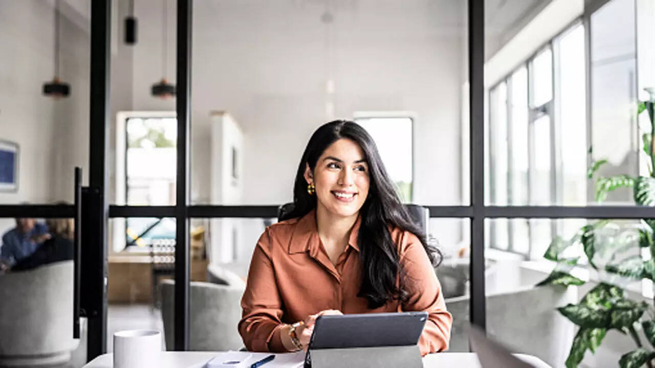 The Great US Return: Office Mandates vs. Remote Work Resistance