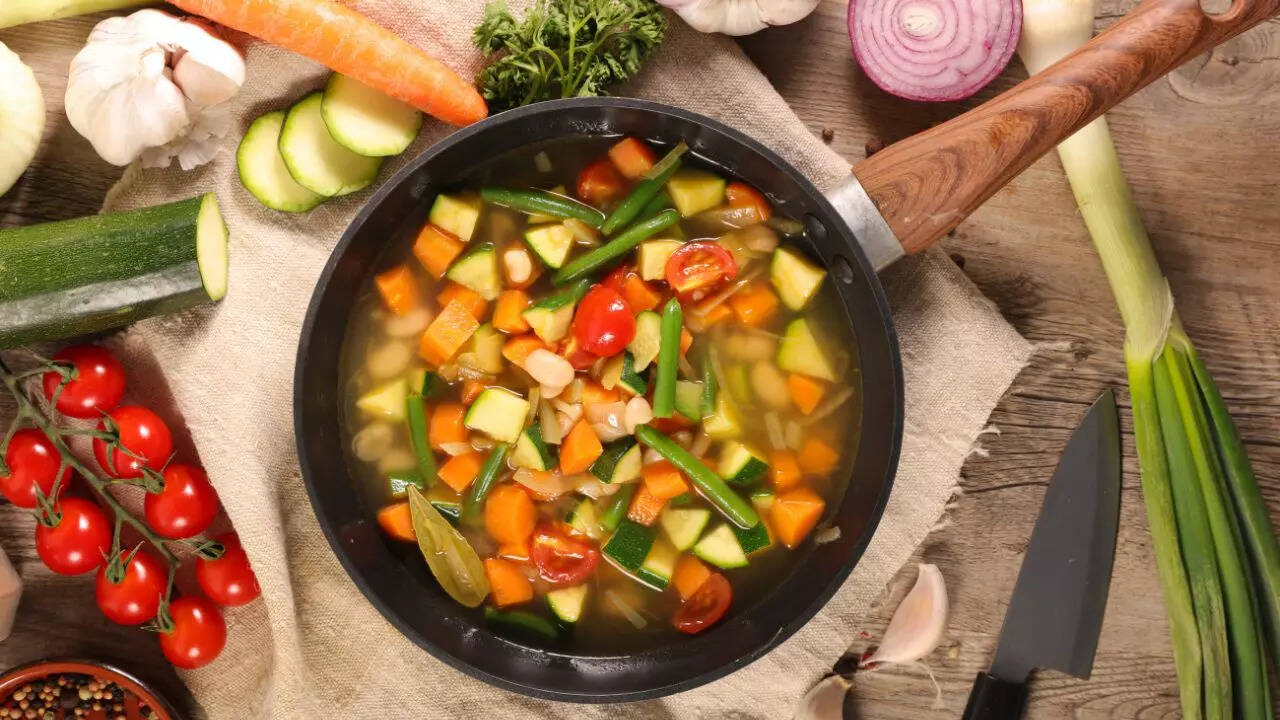 लंबी उम्र का “सार्डिनियन रहस्य”: ‘ब्लू ज़ोन’ का सबसे बुजुर्ग परिवार रोज़ यही खाता था