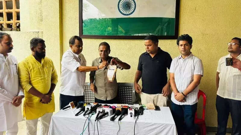 Jogi burns invite over omission of dalit MP Mini Mata&rsquo;s name