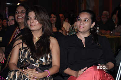 SRK at Sonu Nigam's concert