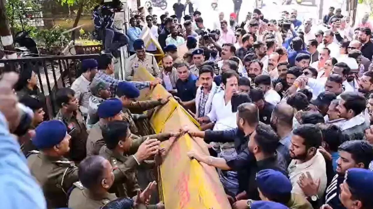Raipur Chowpatty demolition row: Congress, YC protest after MLA poster smearing FIR