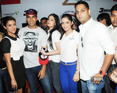 'Housefull 2' screening for cancer patients