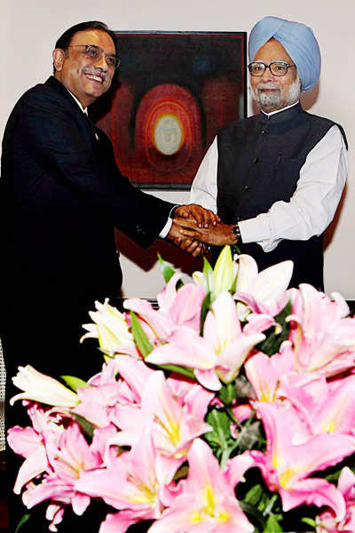 Zardari meets Manmohan