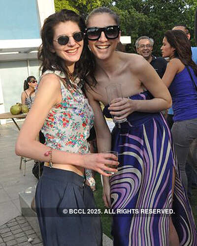 Hot babes at a pool party