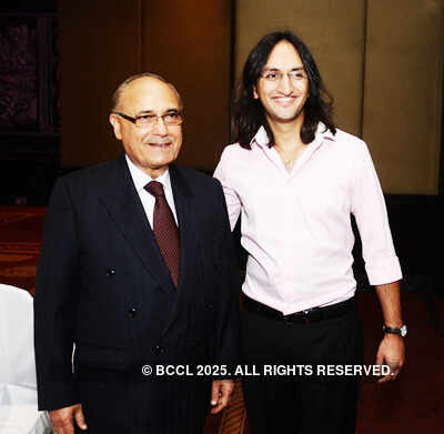 Lalit Bhasin's dinner bash