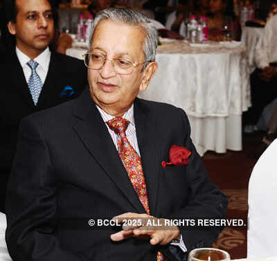 Lalit Bhasin's dinner bash