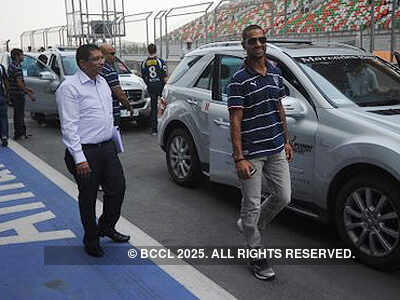Deccan Chargers players launch F1 tickets