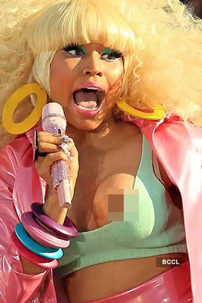 Boob Baring Barb: Nicki Minaj Explains Her Double Nip Slips At 'Made In  America' Festival - Bossip