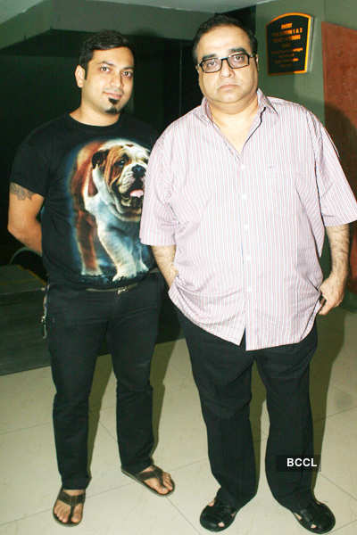 Anupam Kher, Satish Kaushik And Karan Razdan During Satish's B'day Bash ...