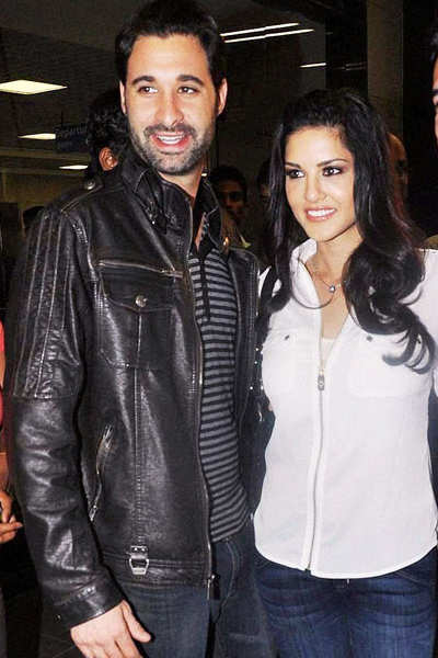 Sunny Leones husband Daniel in India photo