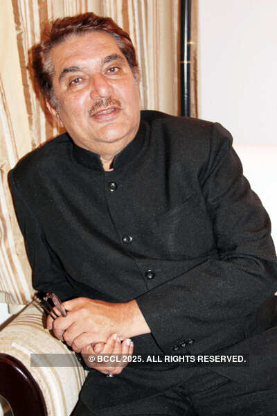 Raza Murad's photo shoot